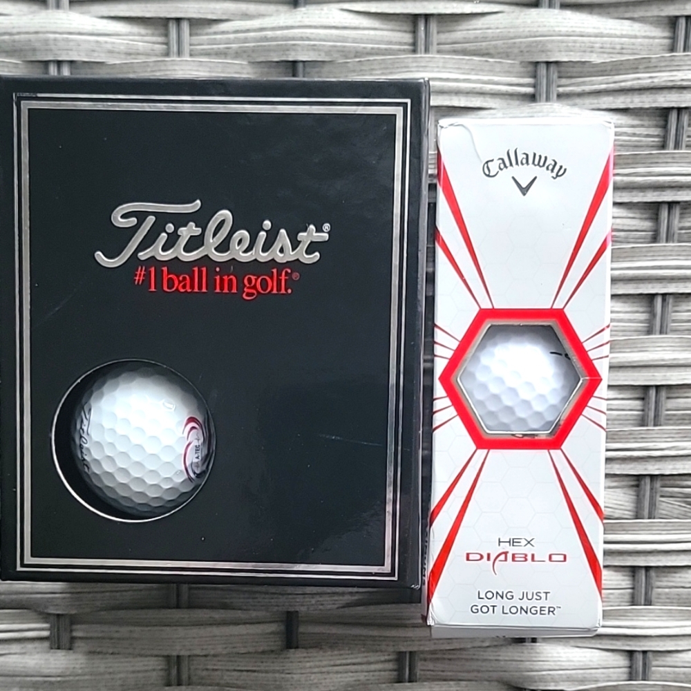 Titleist and Callaway Golf Balls Set